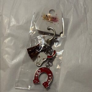Nicole Purest Essence silvertone horseshoe Bagcharm/Keychain